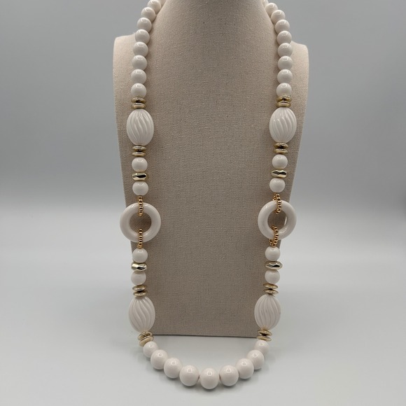 Jewelry - Vintage White Gold Tone Chunky Bead Statement Necklace Single Strand Retro 26"